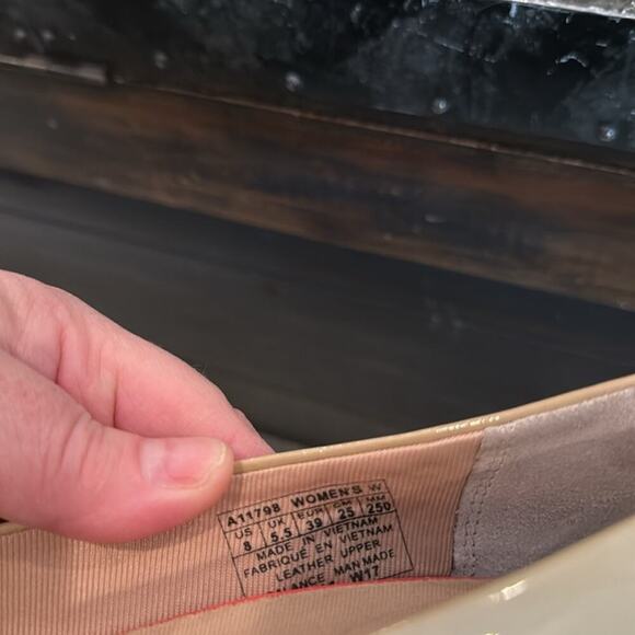 Rockport Nude Patent Leather Pointy Toe 3" Heels Size 8 - Picture 7 of 7